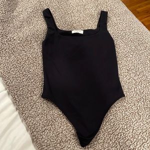 Aritzia babaton bodysuit